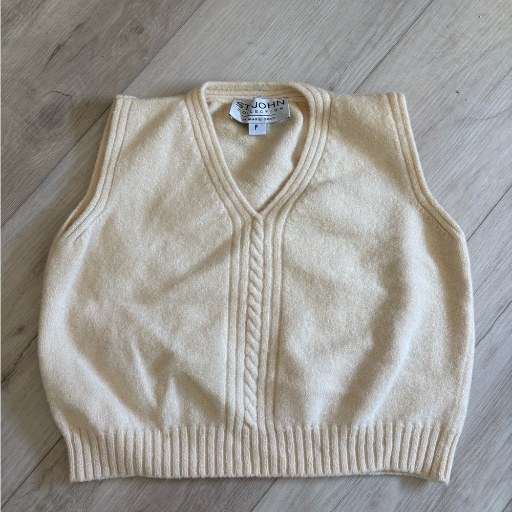St John Collection Vintage by Marie Gray Size P Sweater Vest - Cream
